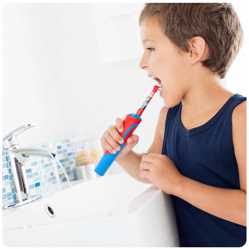 materiały biurowe 7 alibiuro.pl Szczoteczka do zbw Braun Oral B Vitality kids Star Wars kolor czerwony 88