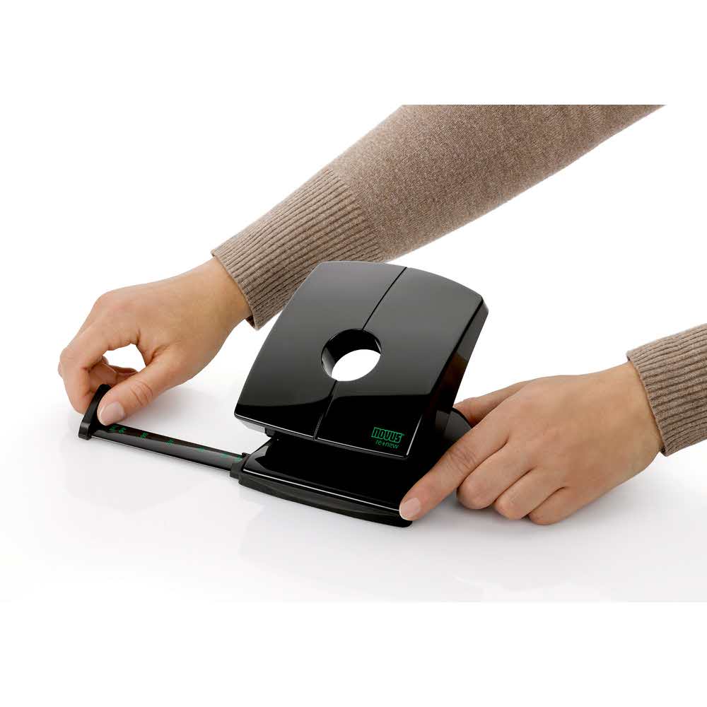 dziurkacz novus b230 re+new z plastiku z recyklingu czarny alibiuro.pl 36