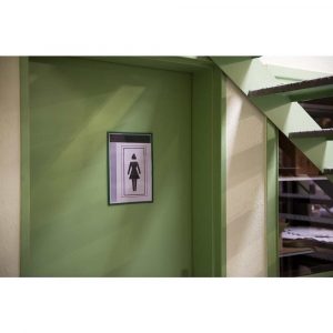 samoprzylepny identyfikator naścienny a4 tarifold niebieski alibiuro.pl 1