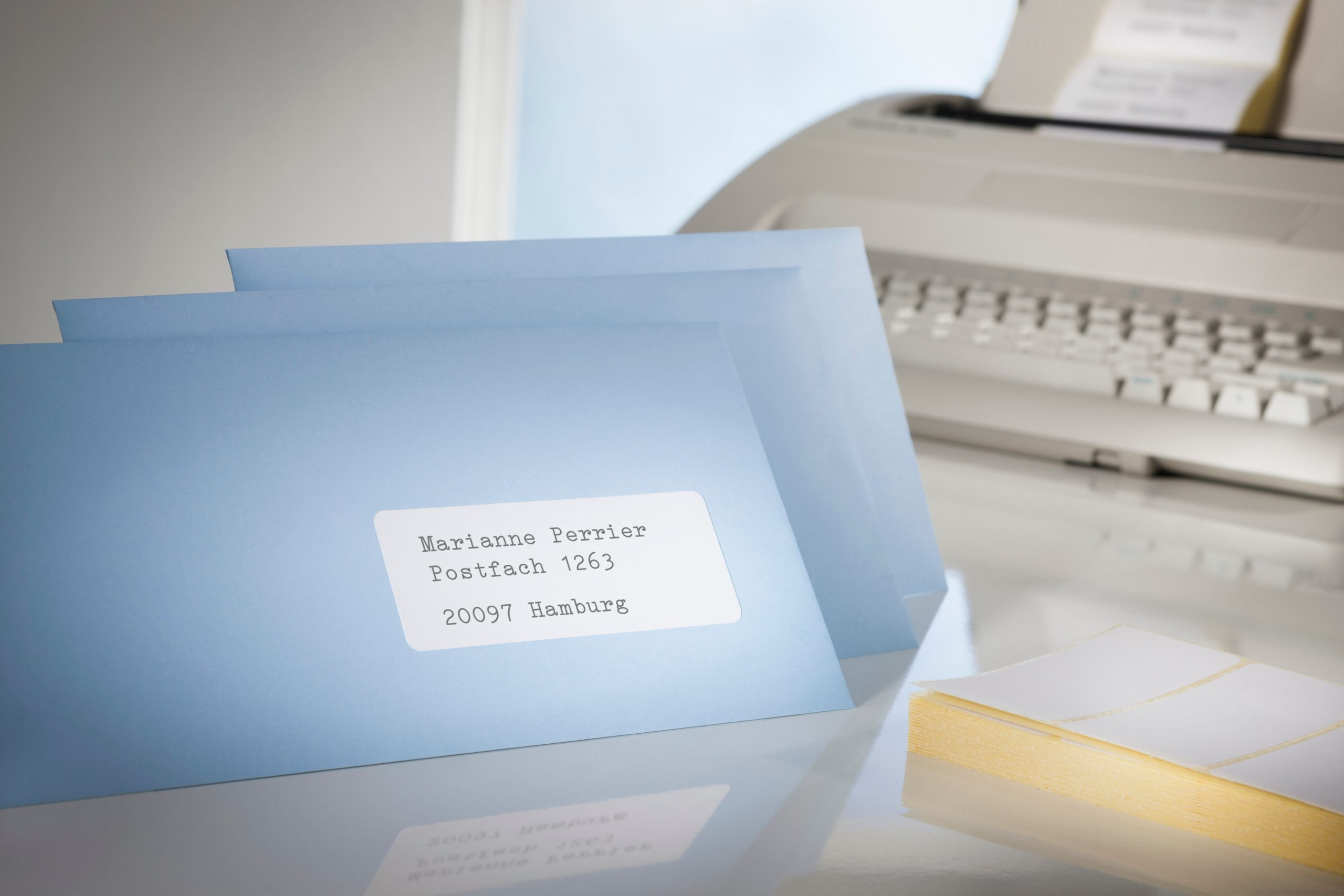 Etykiety adresowe białe Avery Zweckform; do drukarek igłowych; 282 etyk./op., 95 x 48 mm - obrazek 2