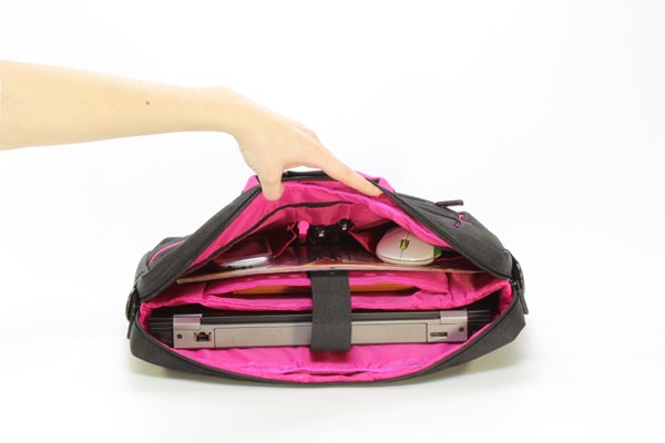 Torba na notebook 156 Inch czarna z rożowymi wstawkami nylon NT006 typ Crown - obrazek 6